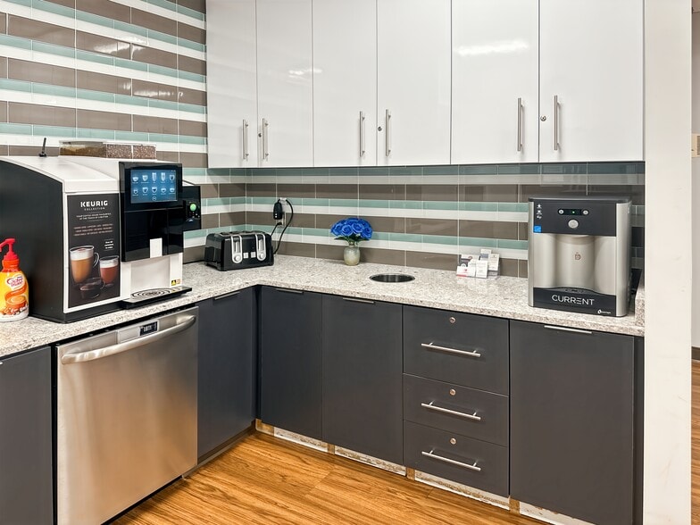 More Photos Of 100 Pearl St, Hartford Coworking Space