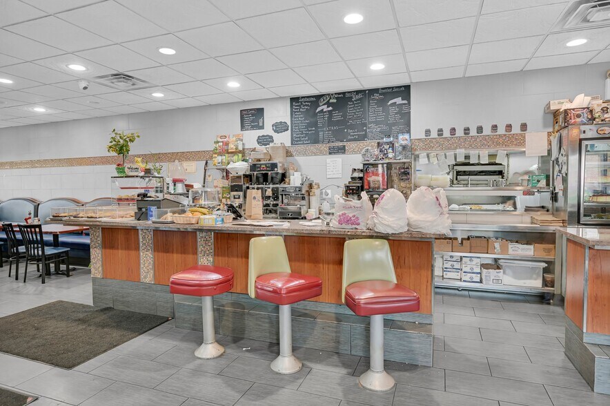 More Photos Of 135 Westchester Sq, Bronx Storefront Retail Office For Sale