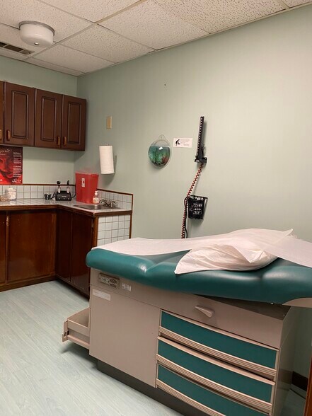 More Photos Of 2012 Harobi Dr, Tucker Medical For Sale