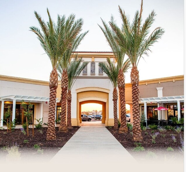 More Photos Of SWC Shaw & Leonard, Clovis Unknown For Lease