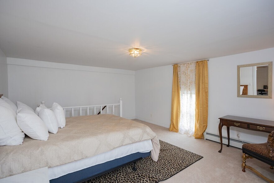 More Photos Of 211 Hanks Rd, Troy Hospitality For Sale