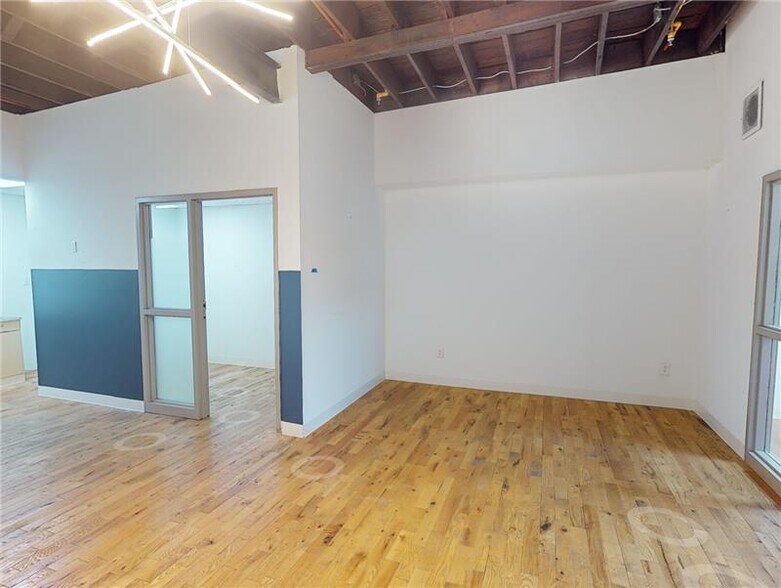 More Photos Of 1726-1728 Holmes St, Kansas City Medical For Lease