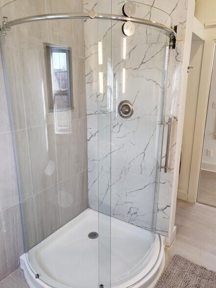 More Photos Of 927 E Madison St, Louisville Warehouse For Sale