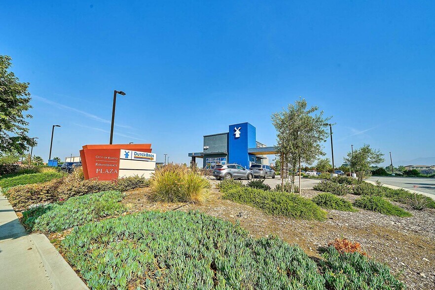 More Photos Of 1020 Renaissance Pky, Rialto Freestanding For Sale