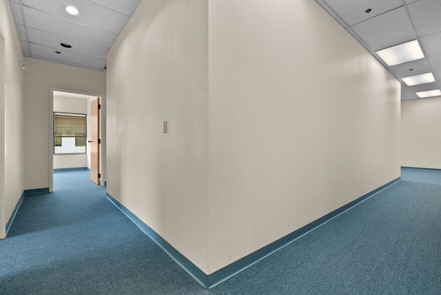 More Photos Of 4450 Cordova, Anchorage Office For Lease