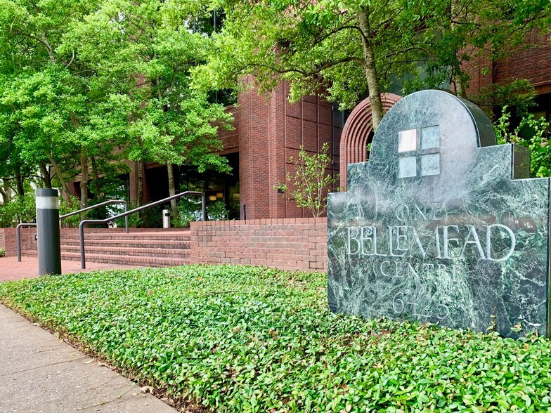 More Photos Of 6425 Youree Dr, Shreveport Office For Lease