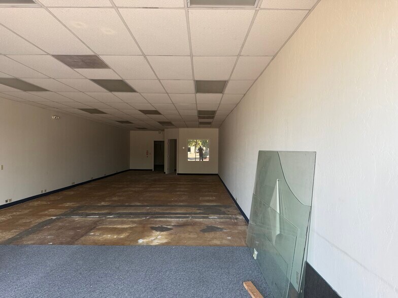More Photos Of 5400 Olive Dr, Bakersfield General Retail For Lease