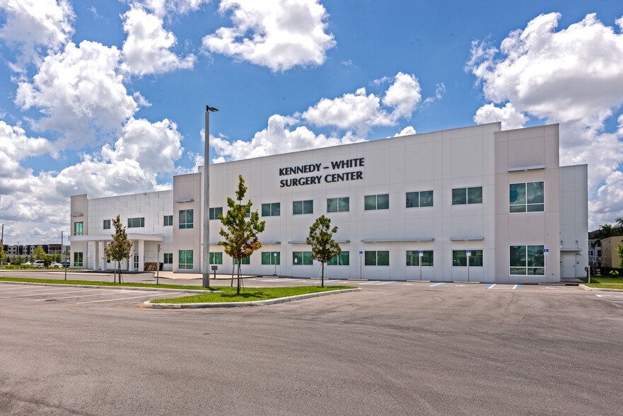More Photos Of 2851 Height St, Sarasota Medical For Lease