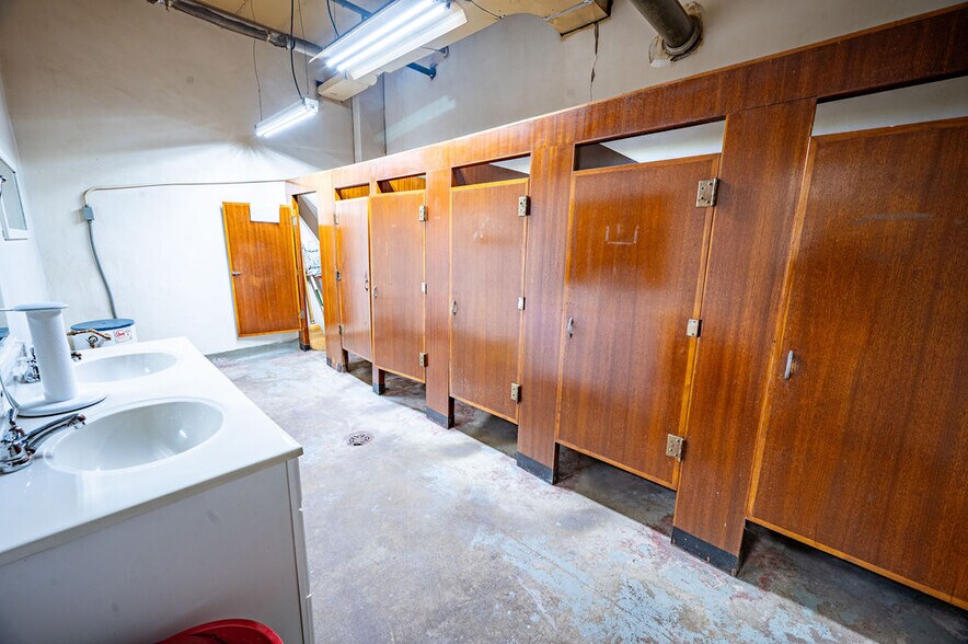 More Photos Of 608 Clark St, River Falls Warehouse For Sale