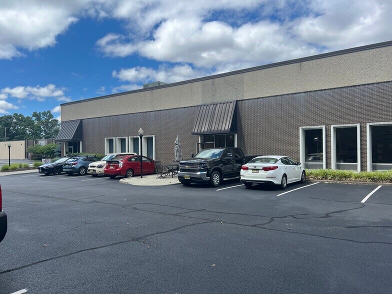 More Photos Of 4 North St, Waldwick Flex For Sale