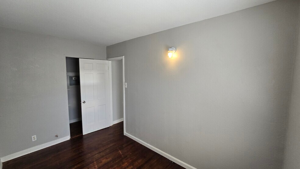 More Photos Of 323 Claremont Ave, San Antonio Multifamily For Sale