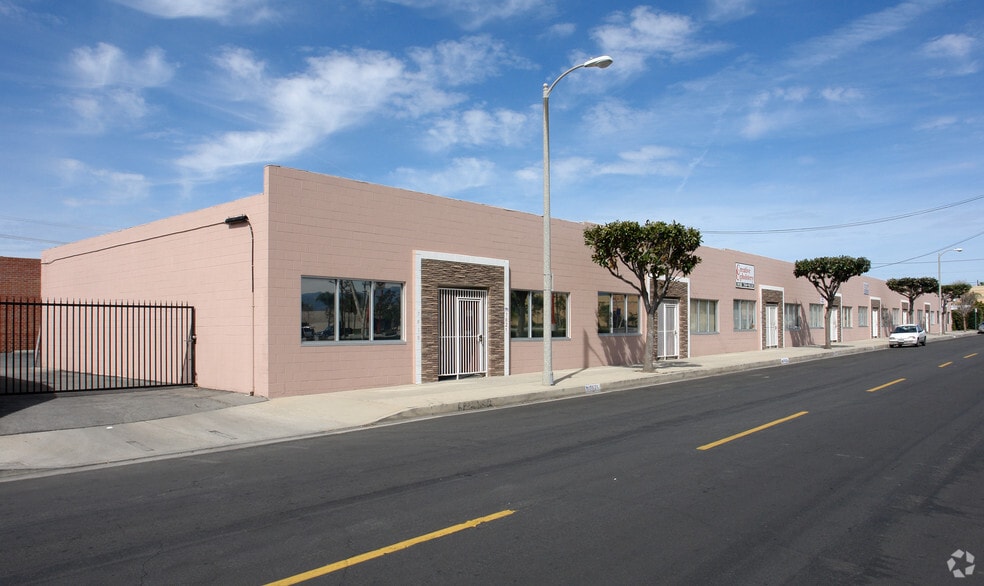 Primary Photo Of 7823-41 Noble Ave, Van Nuys Warehouse For Lease