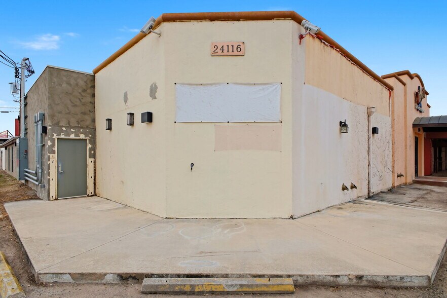 More Photos Of 24116 W IH-10, San Antonio Restaurant For Sale