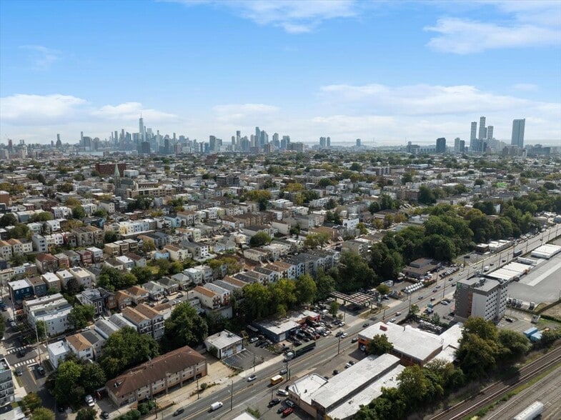 More Photos Of 746-748 Tonnele Ave, Jersey City Storefront Retail Office For Lease