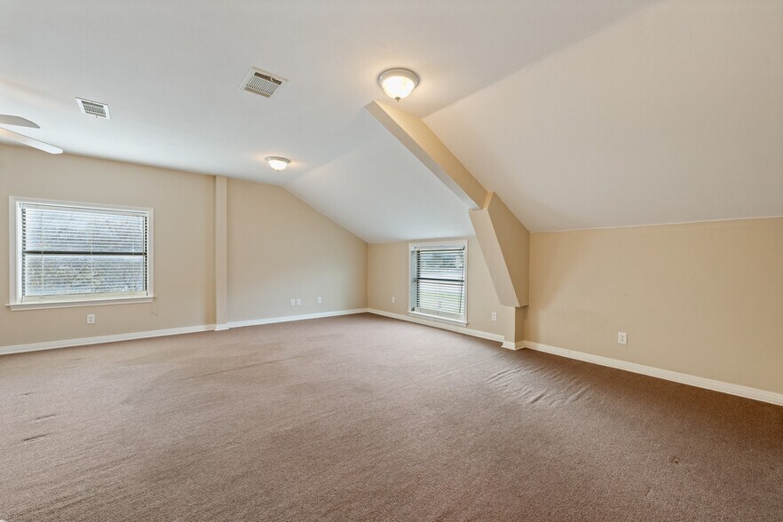 More Photos Of 5205 Hudson Bend Rd, Austin Light Manufacturing For Sale