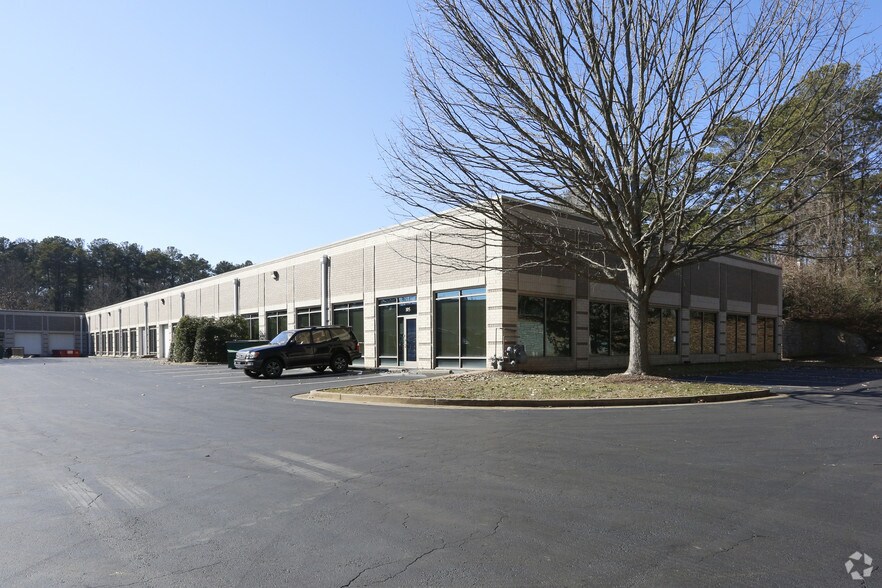 More Photos Of 889 Franklin Rd, Marietta Light Distribution For Lease