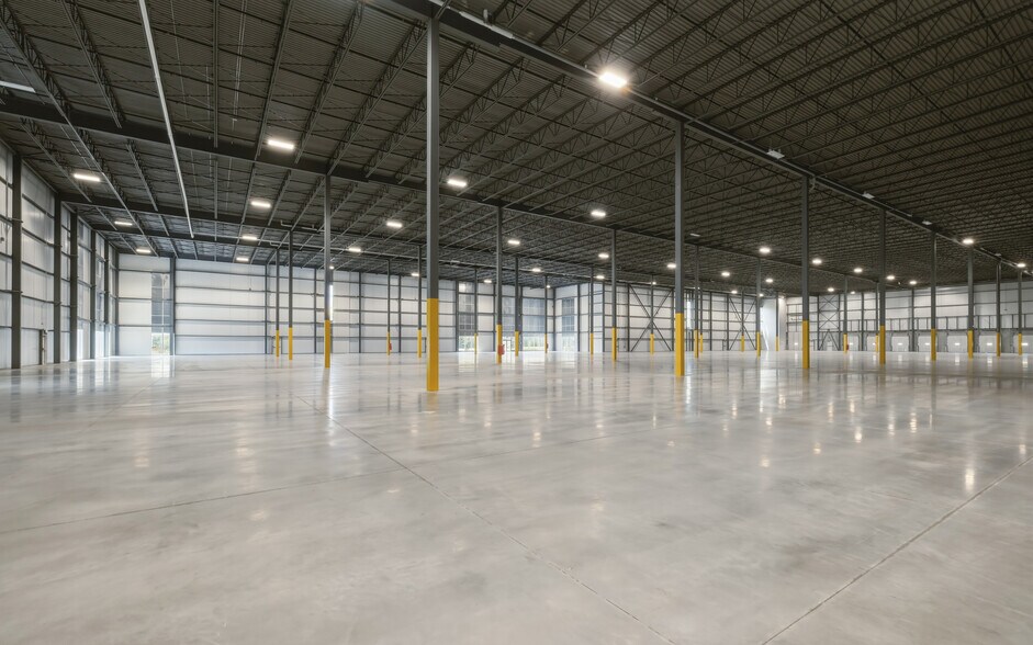 More Photos Of 22 Medicorum Pl, Hamilton Distribution For Lease