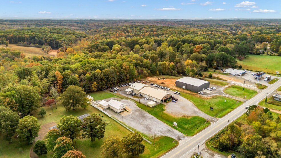 More Photos Of 4842 Highway 100, Lyles Restaurant For Lease