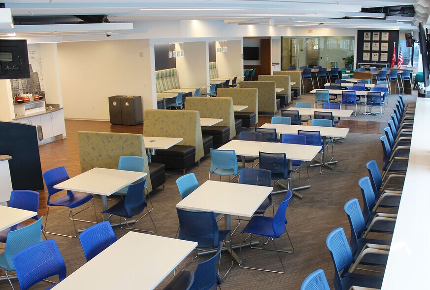 More Photos Of 600 Airborne Pky, Cheektowaga Unknown For Lease