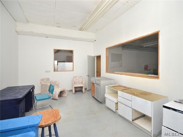 More Photos Of 3 Secatoag Ave, Port Washington Coworking Space