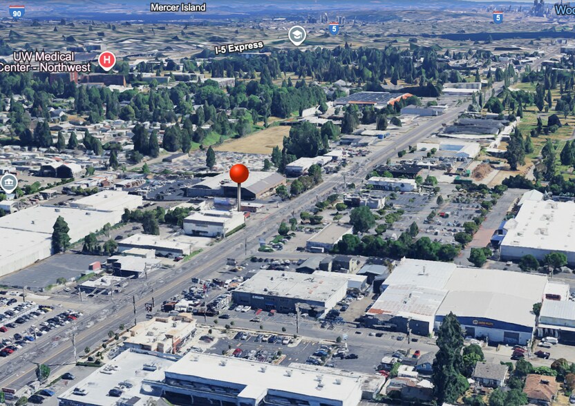 More Photos Of 12546 Aurora Ave N, Seattle Freestanding For Lease