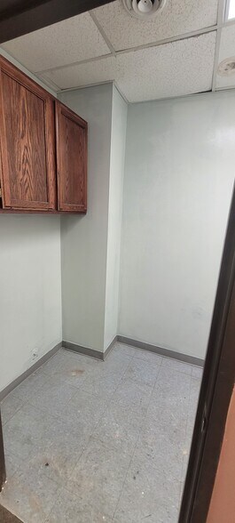 More Photos Of 16022 Grand River Ave, Detroit General Retail For Sale