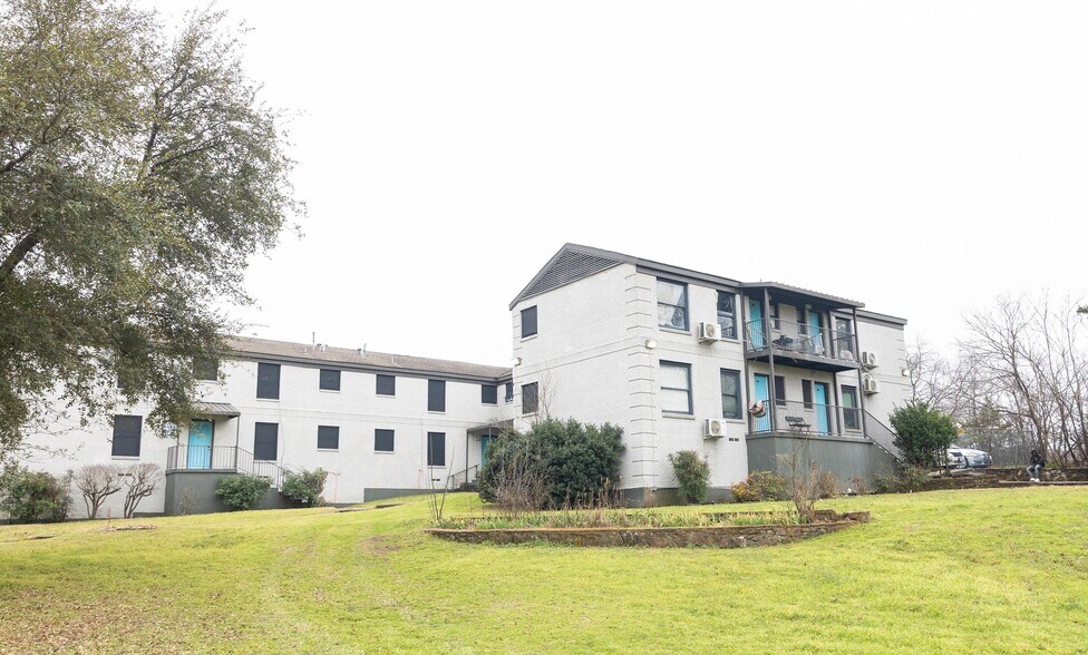 Primary Photo Of 2401 Berwick Ave, Dallas Apartments For Sale