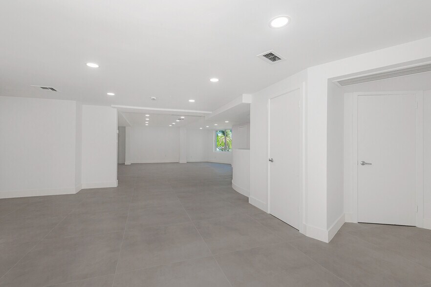 More Photos Of 5401 Collins Ave, Miami Beach Apartments For Sale