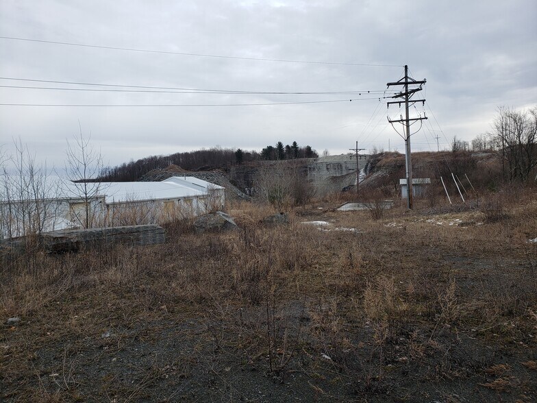 More Photos Of 407 Peck Hill Rd, New Milford Manufacturing For Sale