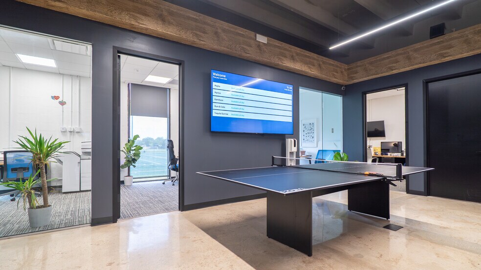 More Photos Of 6380 NE 4th Ave, Miami Office For Lease