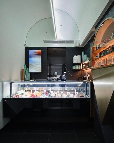 Primary Photo Of 6 W 32nd St, New York Hospitality For Sale