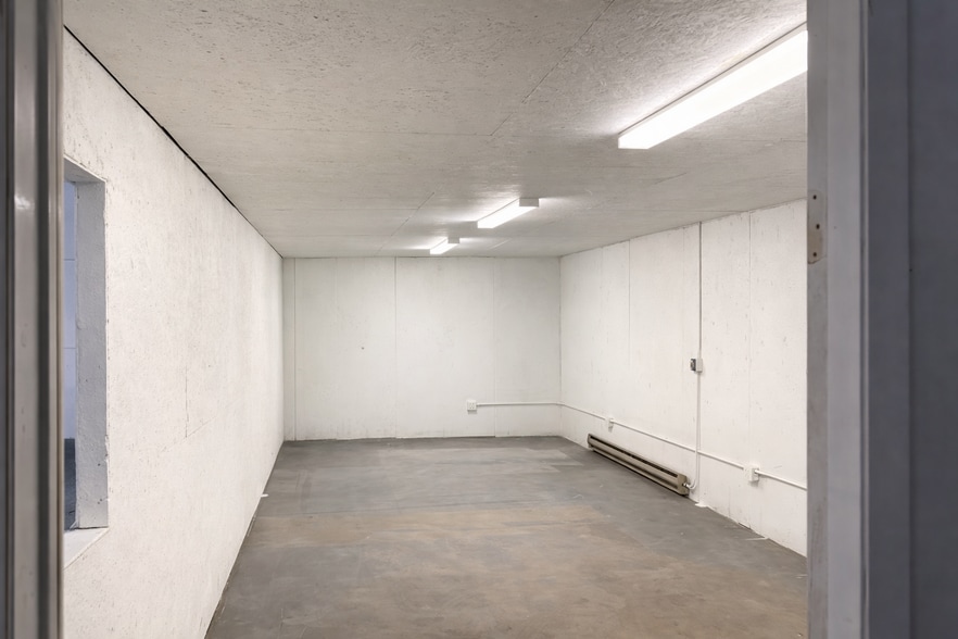 More Photos Of 4139 State Highway 150, Evanston Warehouse For Lease