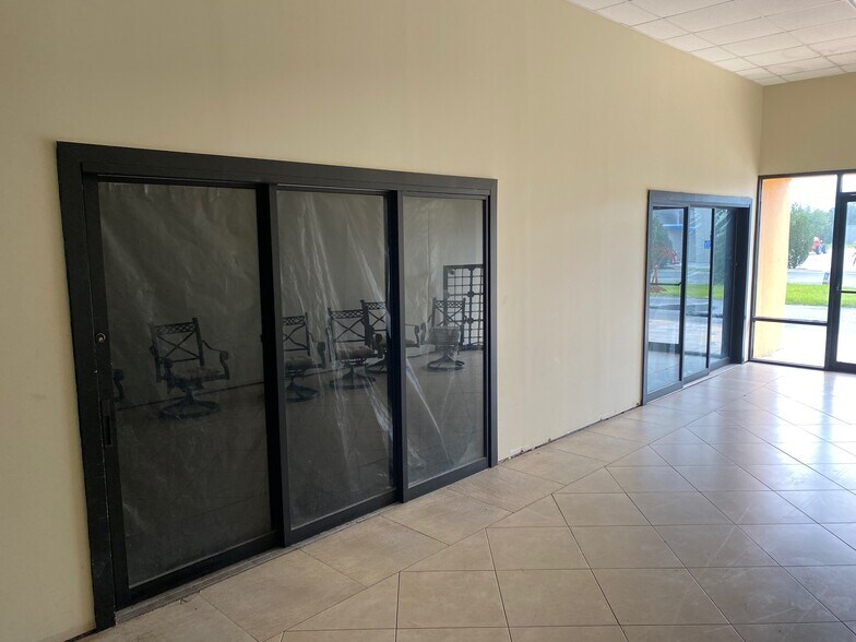 More Photos Of 7516 W Irlo Bronson Memorial Hwy, Kissimmee Restaurant For Lease