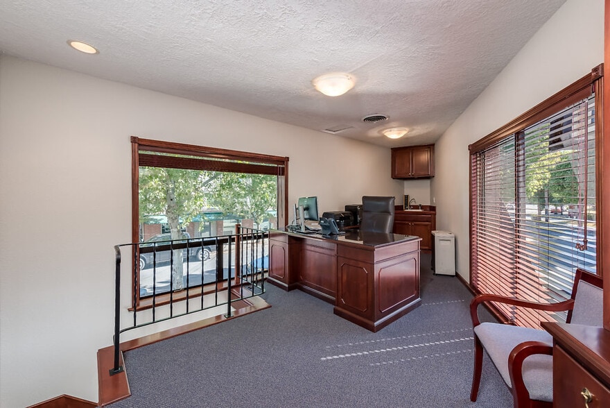More Photos Of 4515 NE Sandy Blvd, Portland Loft Creative Space For Sale