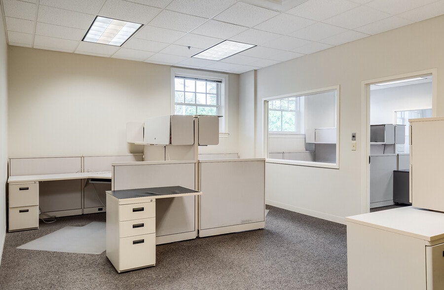 More Photos Of 56 Common St, Barre Office For Lease