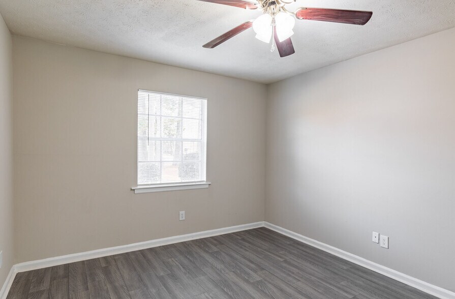 More Photos Of 235 Sycamore Dr, Athens Apartments For Sale