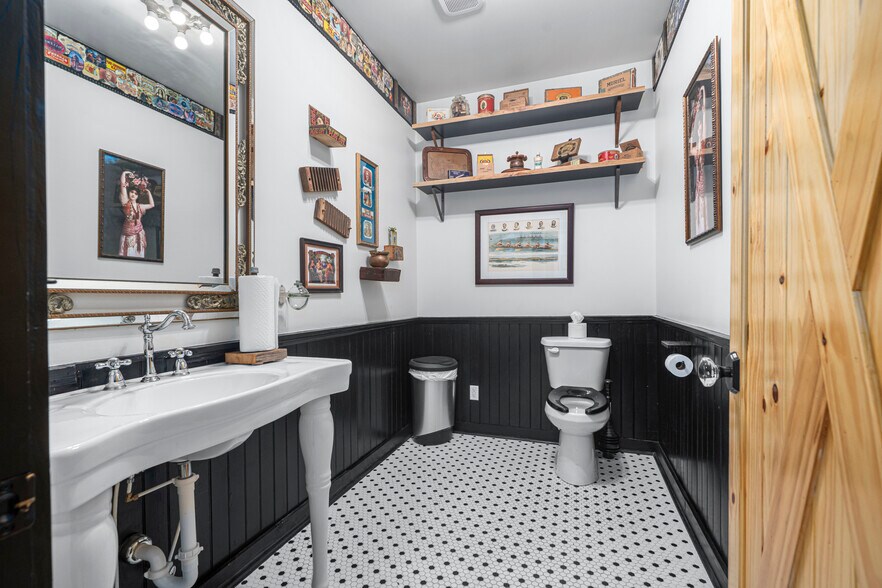 More Photos Of 411 E Front Ave, Chester Hospitality For Sale