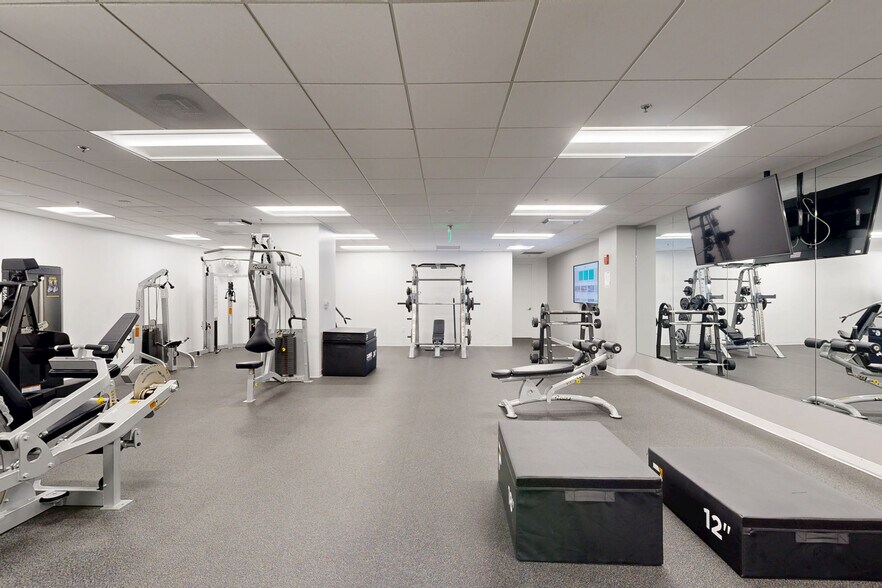 More Photos Of 6400 Arlington Blvd, Falls Church Unknown For Lease