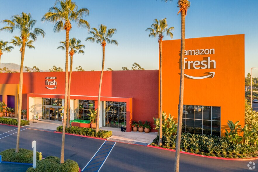 More Photos Of 2915-3011 El Camino Real, Tustin Unknown For Lease