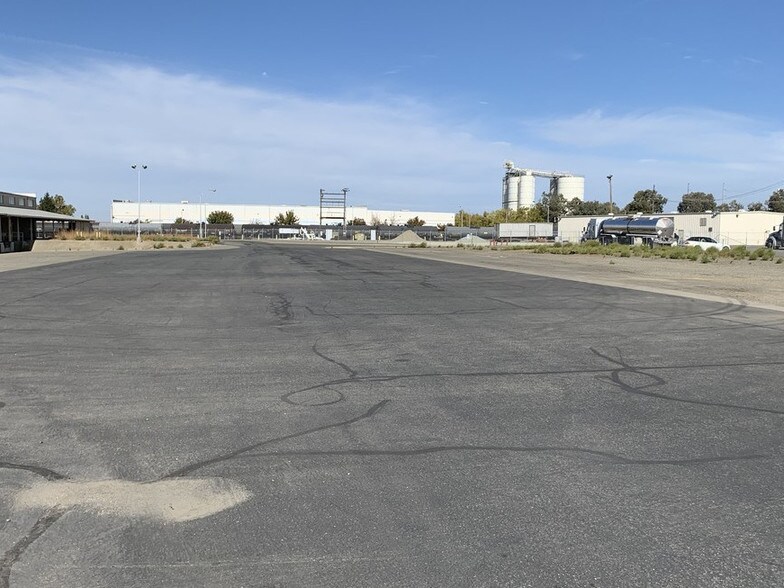 More Photos Of 8110 Power Ridge Rd, Sacramento Warehouse For Lease