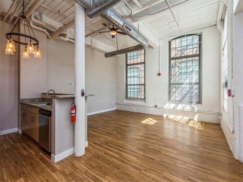 More Photos Of 166 Valley St, Providence Apartments For Sale
