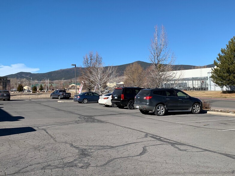More Photos Of 2910-2920 Riverside Dr, Susanville General Retail For Lease