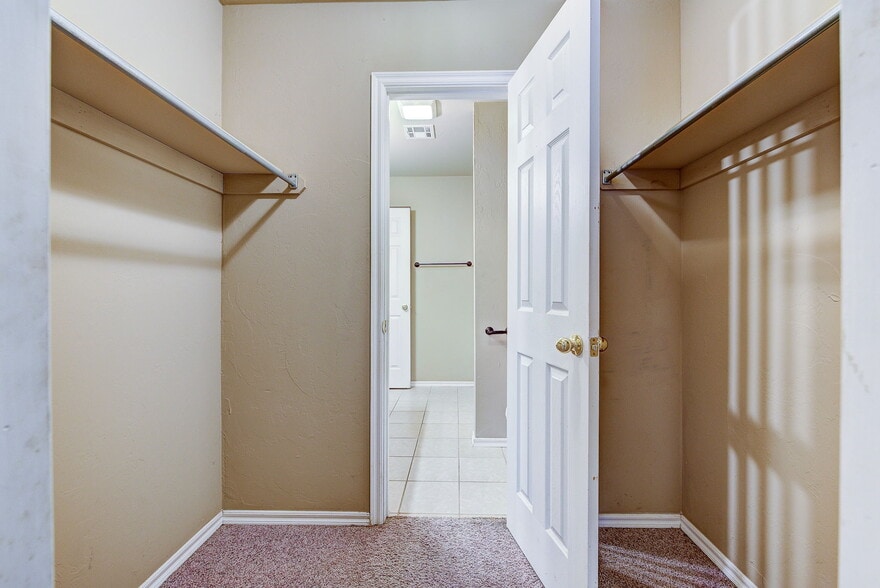 More Photos Of 713 S Locust St, Guthrie Apartments For Sale