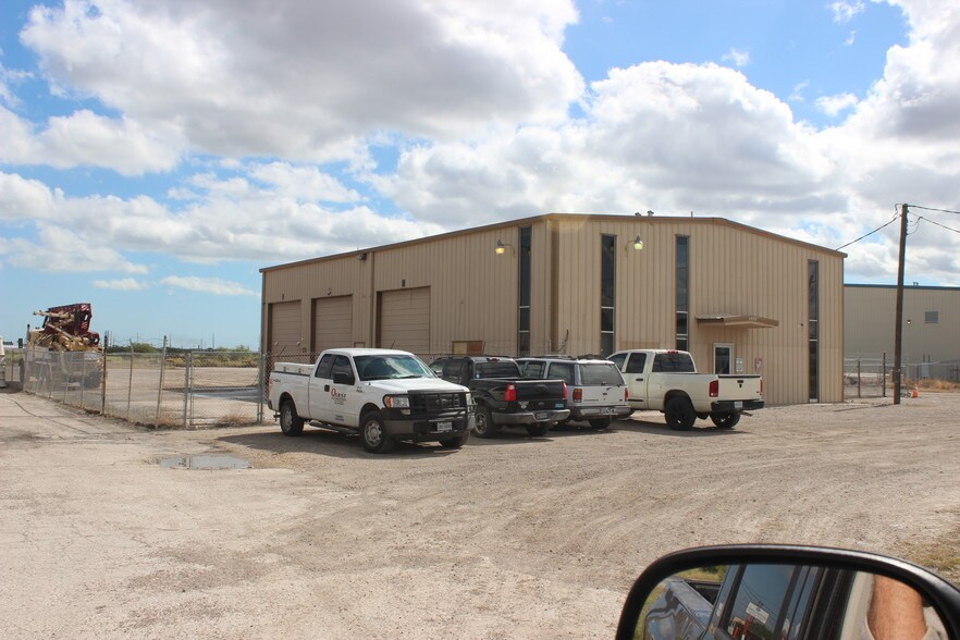 Primary Photo Of 1142 Southern Minerals Rd, Corpus Christi Warehouse For Lease