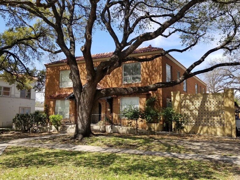 Primary Photo Of 1635 W Mulberry Ave, San Antonio Apartments For Sale
