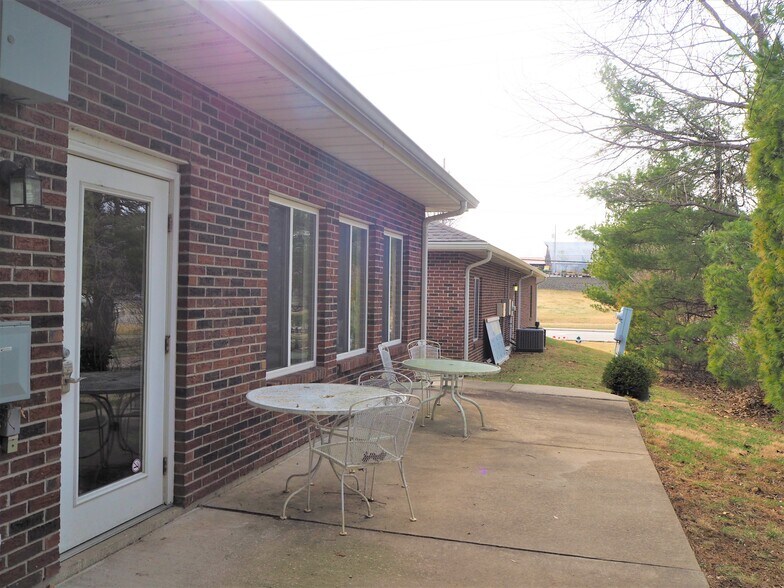 More Photos Of 60 Gailwood Dr, Saint Peters Medical For Lease