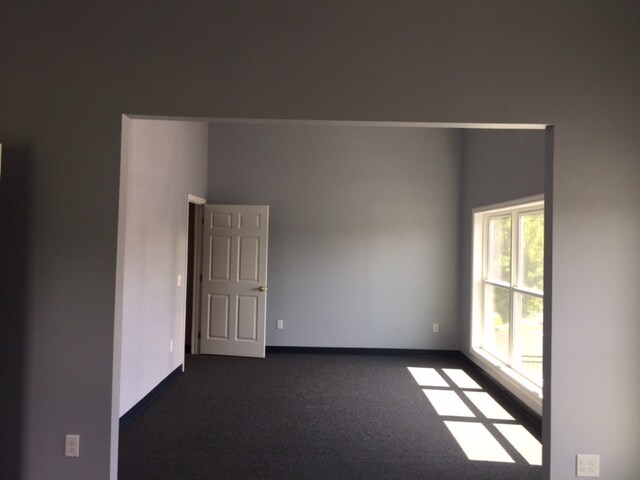 More Photos Of 271 Derry Rd, Litchfield Medical For Sale
