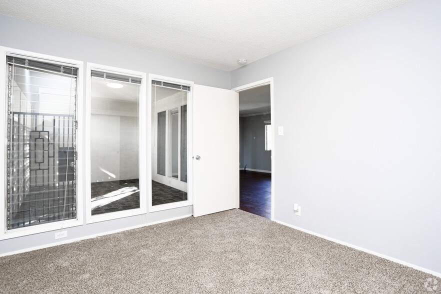 More Photos Of 2275 Grove Way, Castro Valley Apartments For Sale