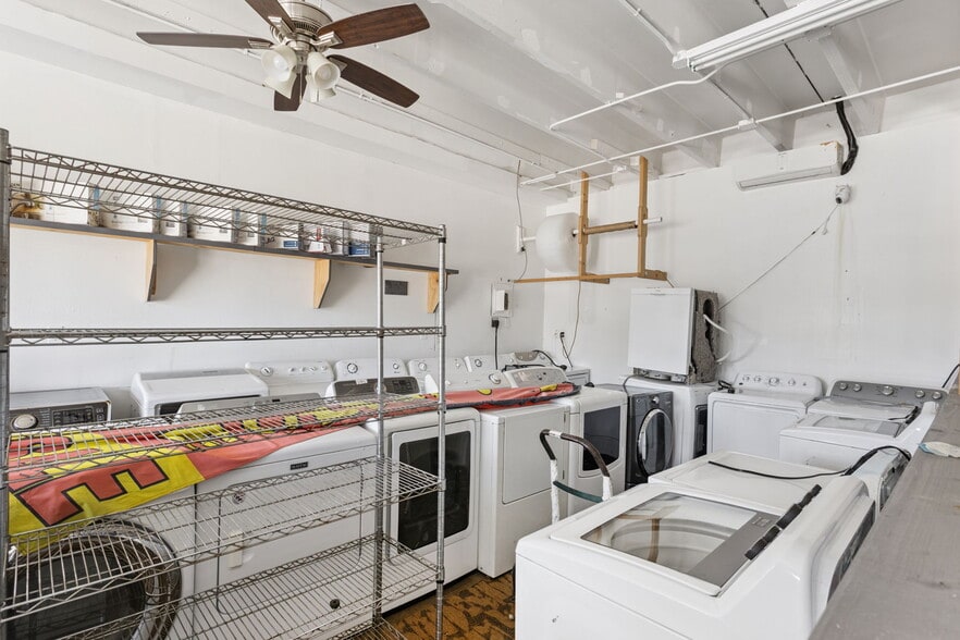 More Photos Of 107 S 14th St, Leesburg General Retail For Sale