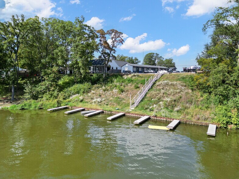 More Photos Of 4983 E Indiana Beach Rd, Monticello Hospitality For Sale